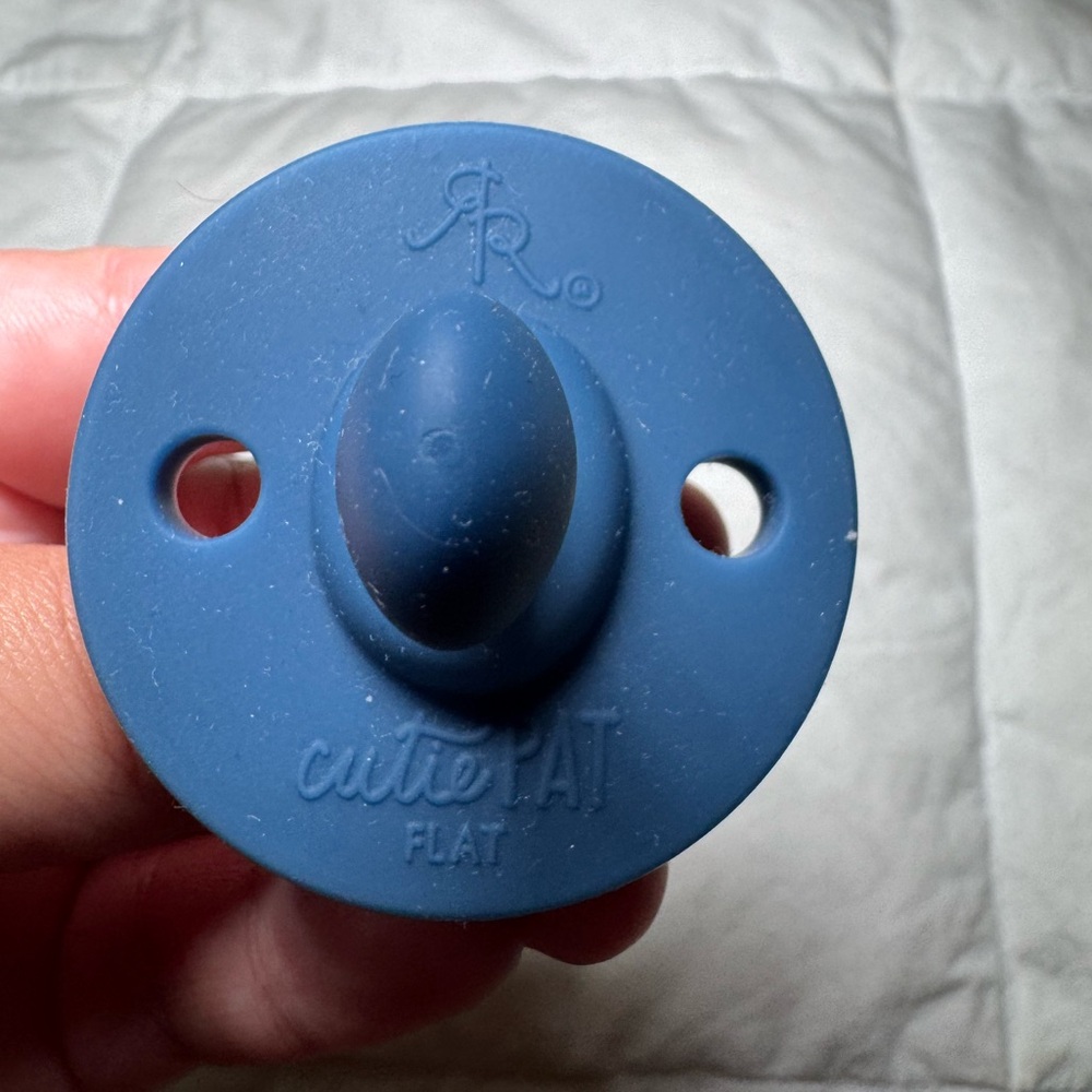 Ryan & Rose Captain Flat Pacifier Teether - Picture 4 of 5